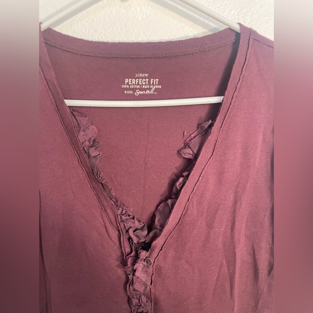 J. Crew perfect fit Burgundy V-Neck 3/4 Long Sleeve Tee, size S - Picture 2 of 6